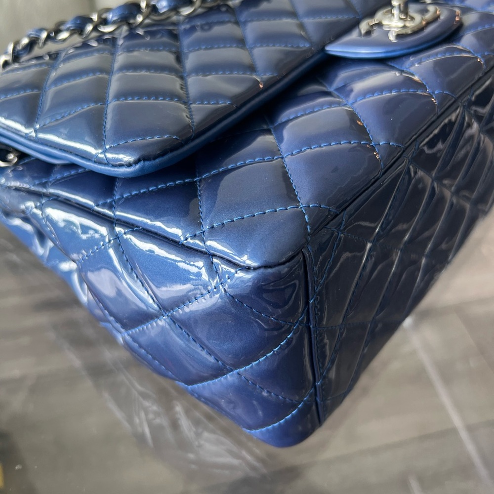 [Authentic] CHANEL PATENT LEATHER JUMBO DOUBLE FLAP BAG - Picture 10 of 17